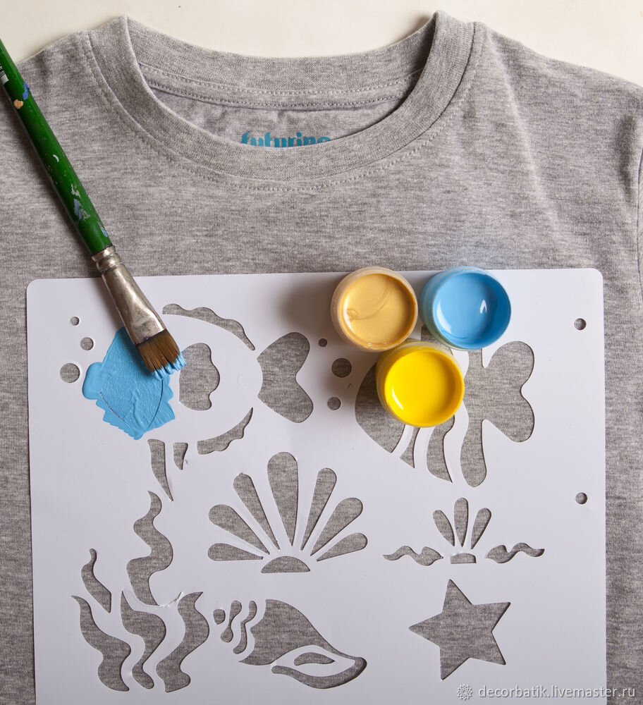 Любит творчество и рисовать...