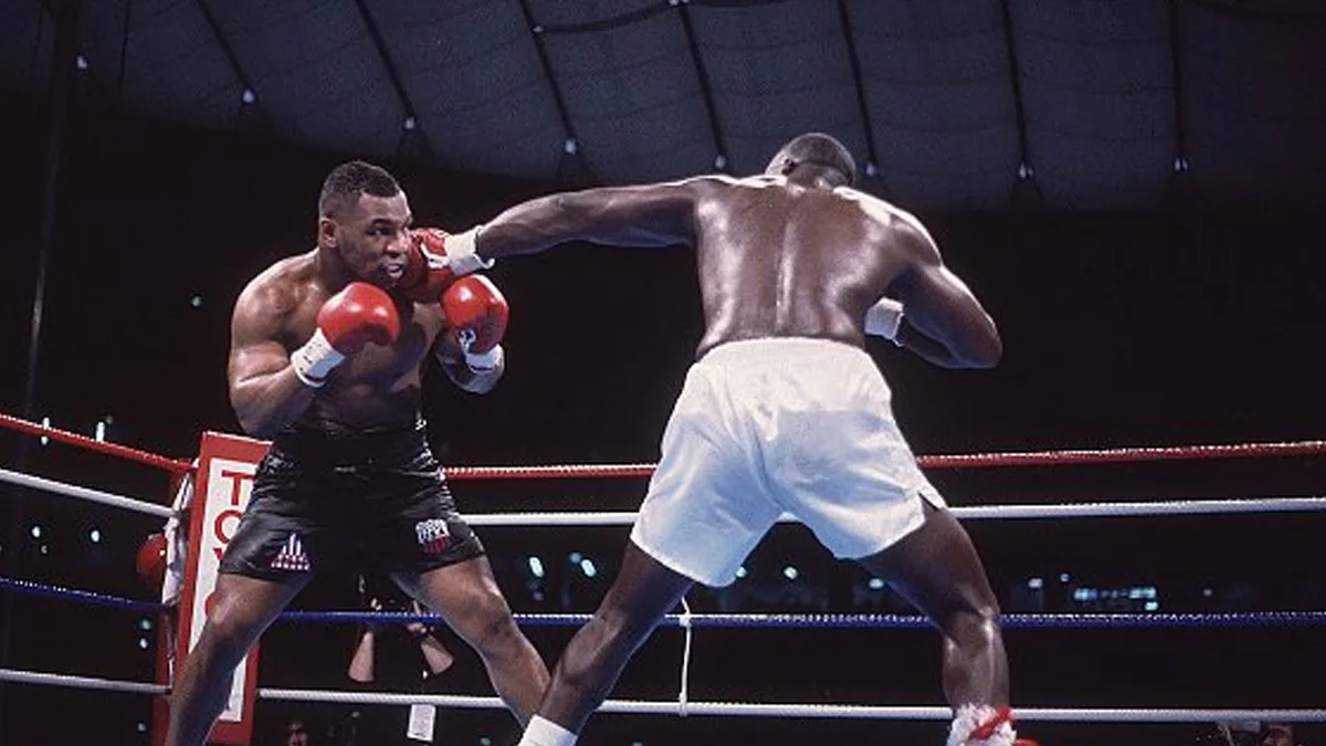 Будет ли бой тайсона. Бастер Дуглас и Майк Тайсон. Mike Tyson 1990.