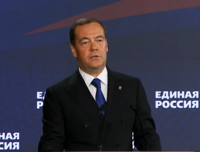Дмитрий Медведев, лидер "Единой России"