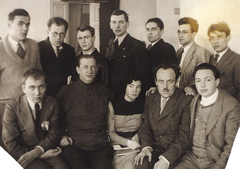 Группа писателя. Союз писателей 1934. Союз писателей 1930. Союз советских писателей 1934. Союз писателей 1930 год