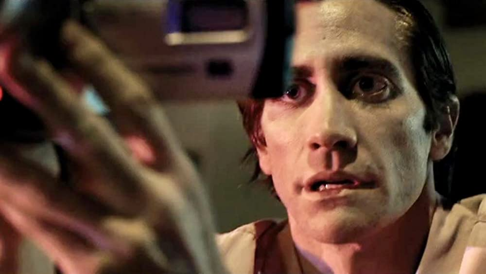 Кадр из фильма Nightcrawler. Режиссер: Дэн Гилрой, оператор: Роберт Элсвит. Производство: Bold Films, Nightcrawler, Sierra Pictures (III). Показ в России: Премиум Фильм