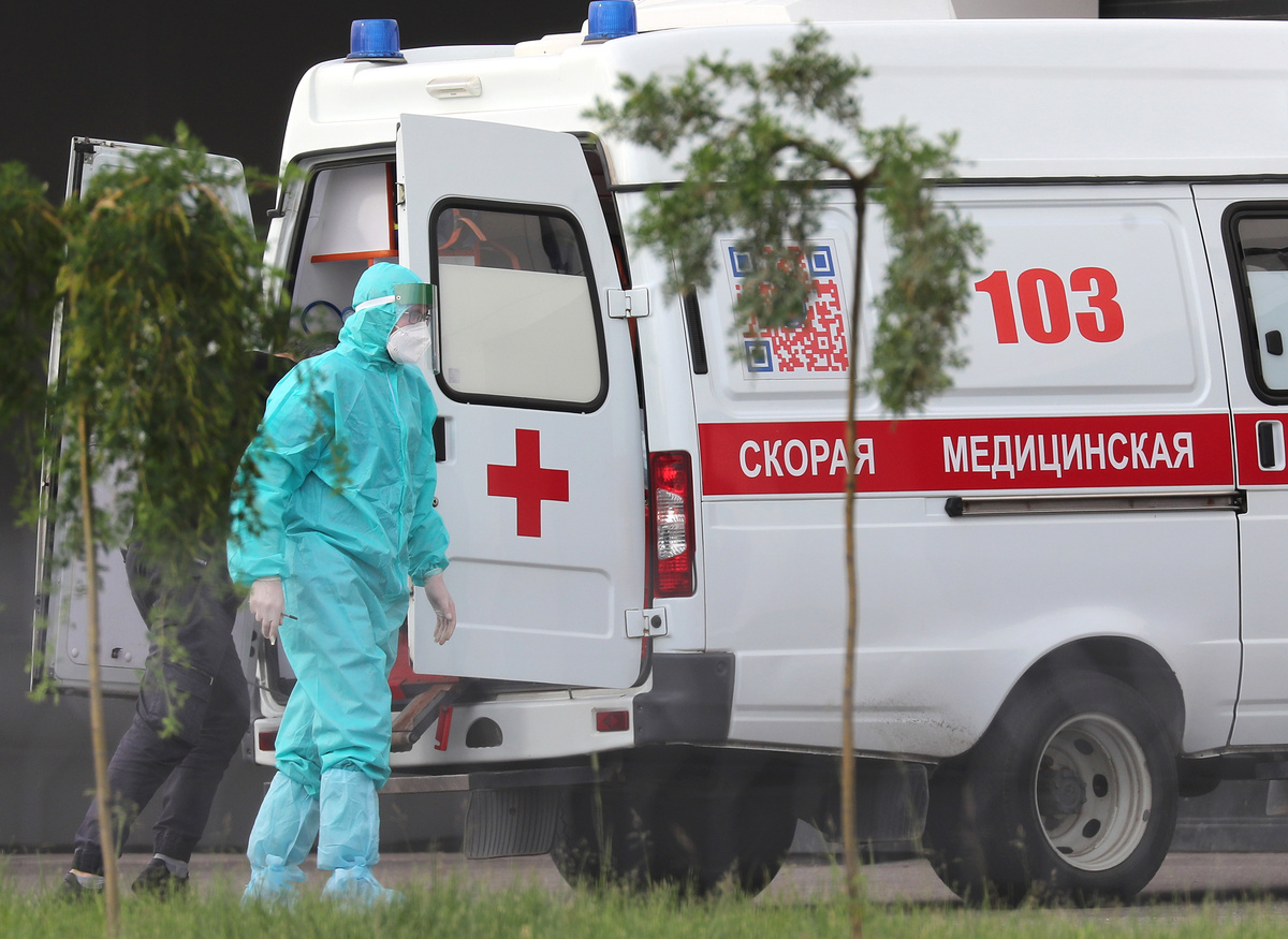 В России впервые с середины февраля выявили более 14 тысяч новых случаев COVID-19
