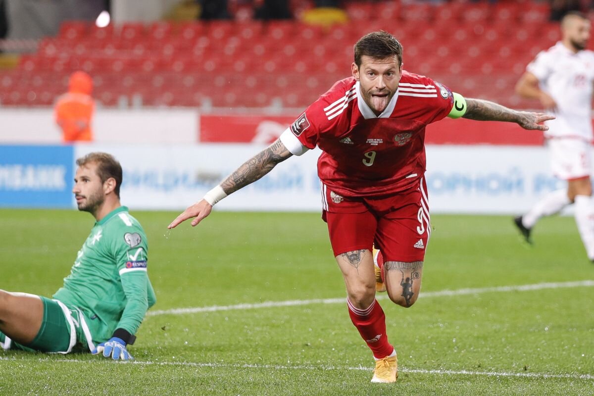 Фёдор Смолов после забитого мяча в ворота Мальты