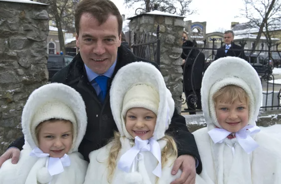 Как и его предшественник, Дмитрий Медведев никогда не думал, что он в конечном итоге станет главой российского государства.