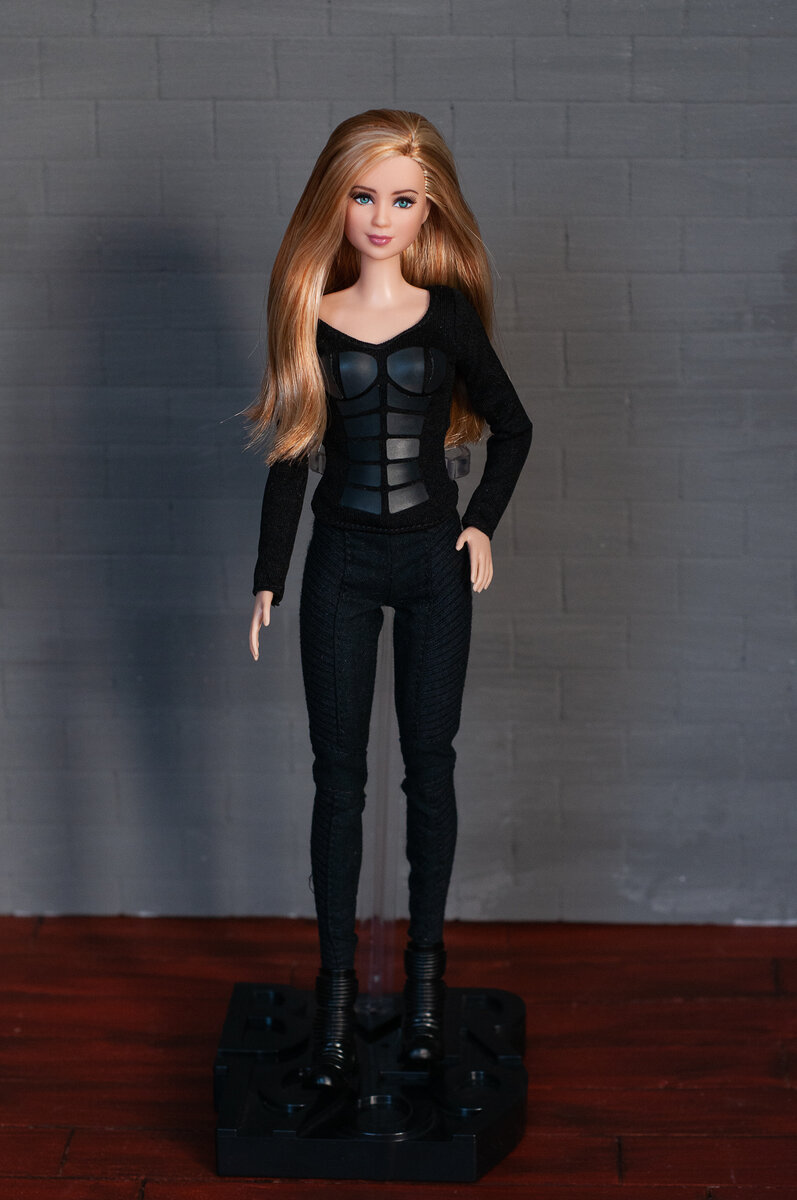 Гибрид Барби Трис "Дивергент".