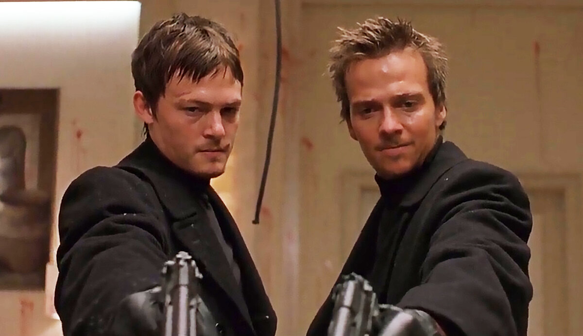 Кадр из фильма "Святые из Бундока"