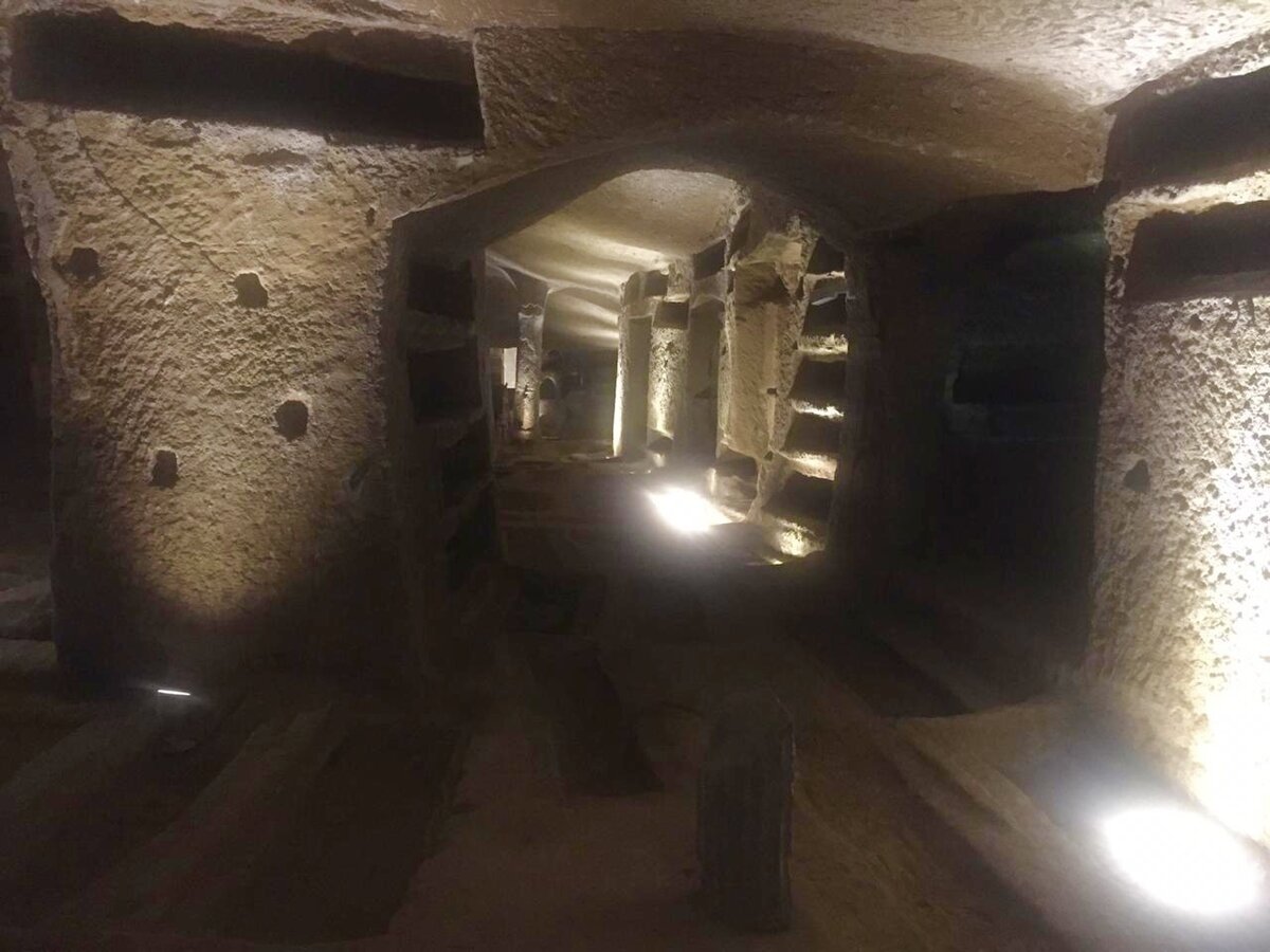 В Неаполе открыты для туристов три подземных кладбища