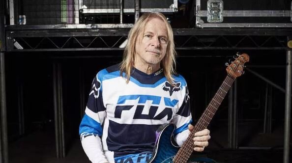 Олли Кертис (Total Guitar Magazine)