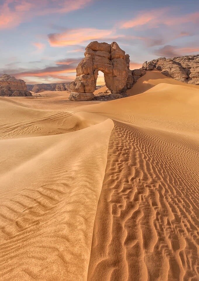 Am desert. Ливийская пустыня Ливия. Ливийская пустыня в Африке. Барханы Сахары Ливия. Гареджийская пустыня.