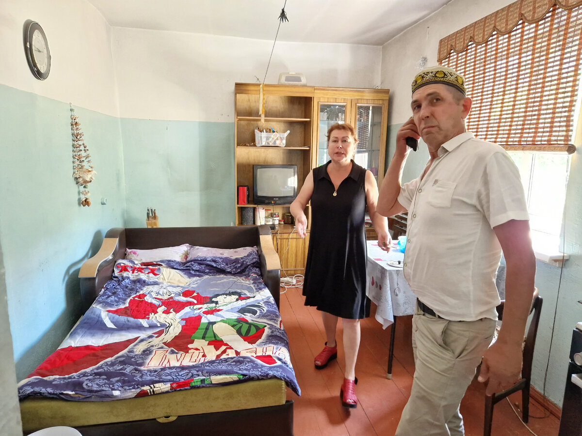 ÐÐ°ÑÐ°Ð»ÑÑ Ð¸ ÐÐ»ÐµÐ³ Ð² Ð¾Ð´Ð½Ð¾Ð¹ Ð¸Ð· ÐºÐ¾Ð¼Ð½Ð°Ñ Ð´Ð¾Ð¼Ð°