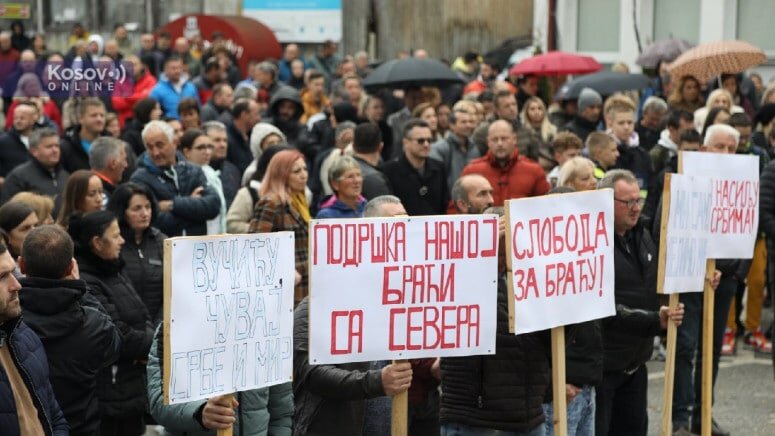 В ряде городов Косово и Метохии проходят протесты против албанского террора
