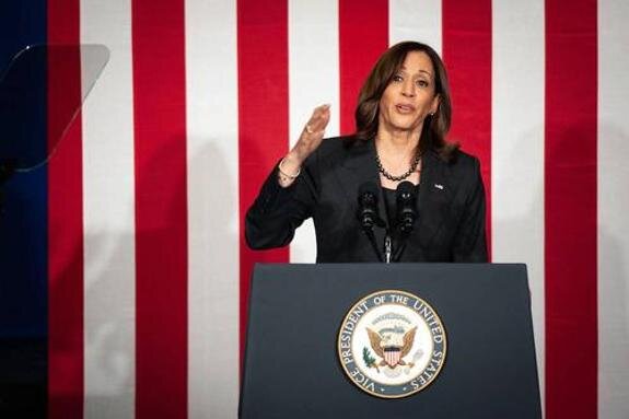    вице-президент США Камала Харрис, IMAGO/Pool via CNP /MediaPunch