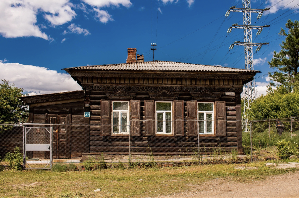 
«Иркутский блог» продолжает освещать тему главной угрозы для архитектурного наследия Иркутска — массового сокращения реестра выявленных памятников, среди которых подавляющее большинство — средовая...-125