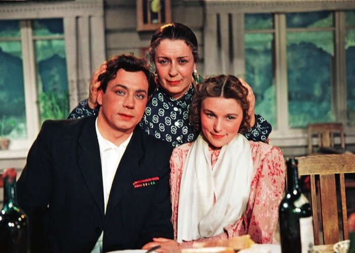 Вера Васильева и Владимир Ушаков в фильме-спектакле «Свадьба с приданым»