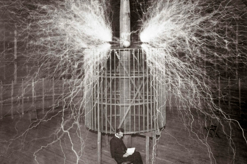     Кто открыл электричество и как: загадочная история технологической революции