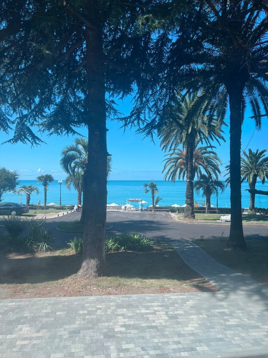 Один из пляжей Абхазии