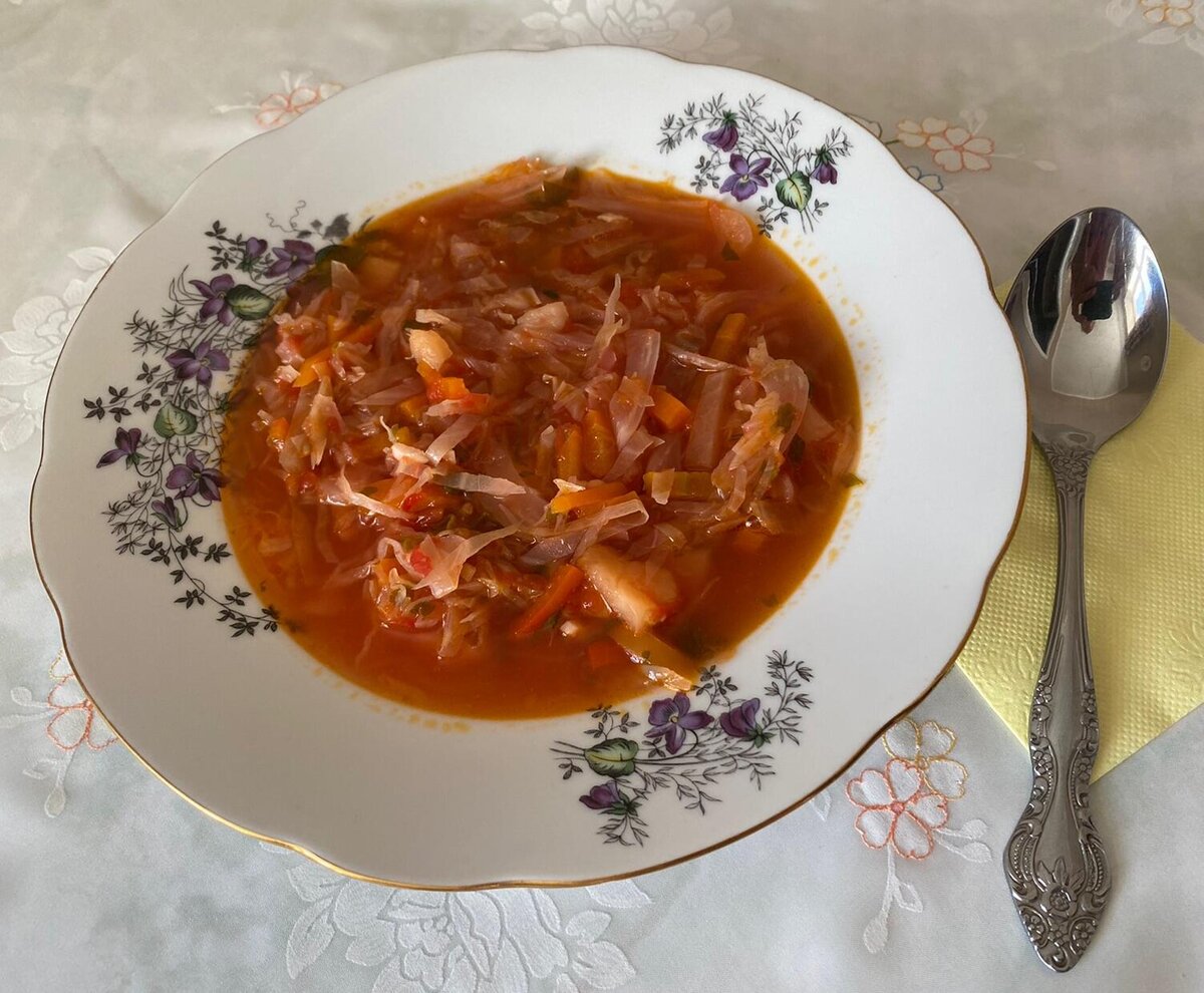 Не ищите мясо в борще, я его съела первым делом, не дождавшись времени  фотографирования.😉Фото автора.