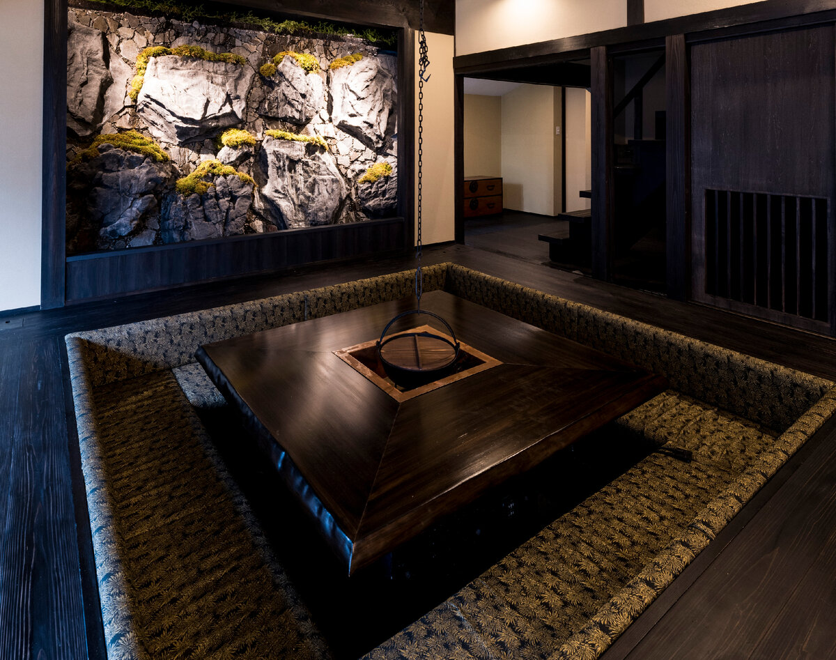 Очаг ирори в гостевом доме NEOLD Private House