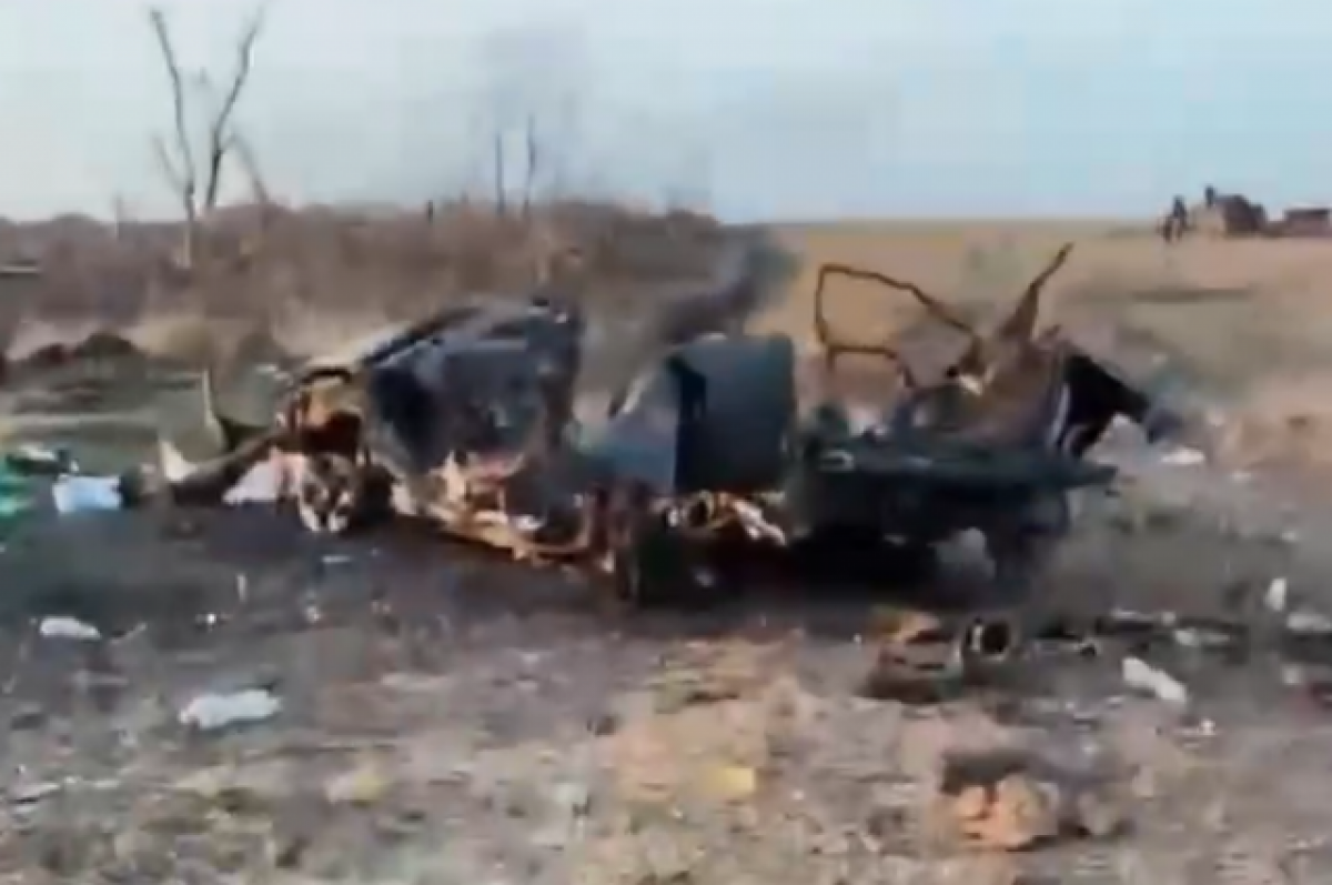    В Сеть попало видео с разбитыми бронемашинами НАТО в районе Вербового