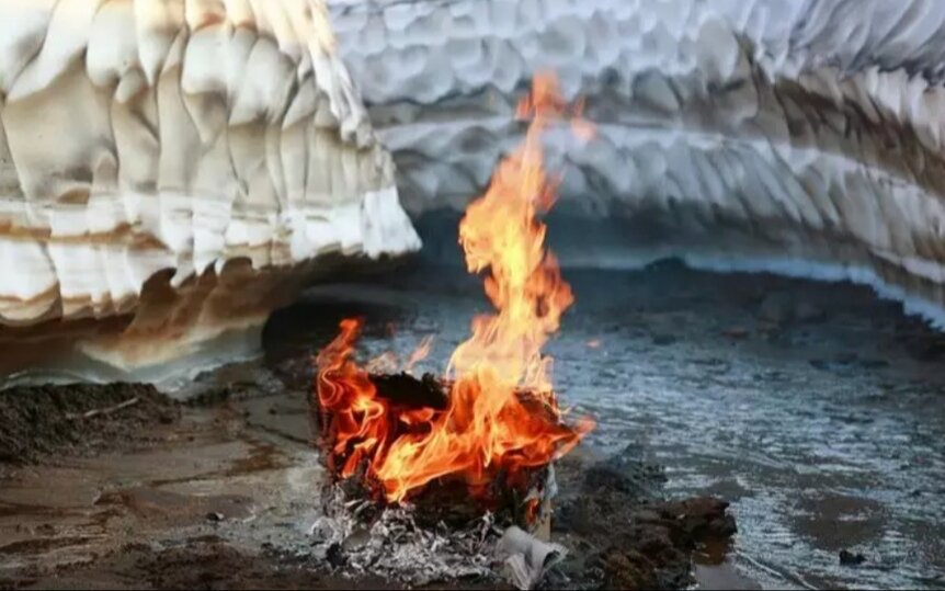 Почему вода, состоящая из горючих вешестввеществ сама не горит? 