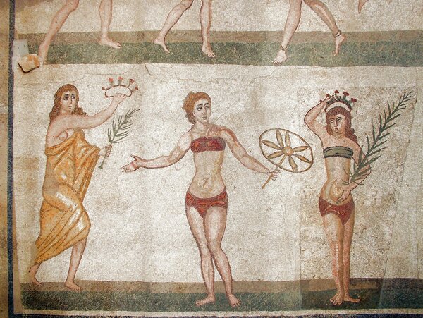 Купальники: от Древнего Рима до бикини и наших дней