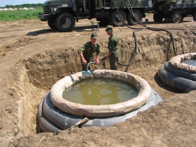 Пункт полевого водоснабжения.Автофильтровальная станция МАФС-3 на базе ЗИЛ-131 с прицепом.