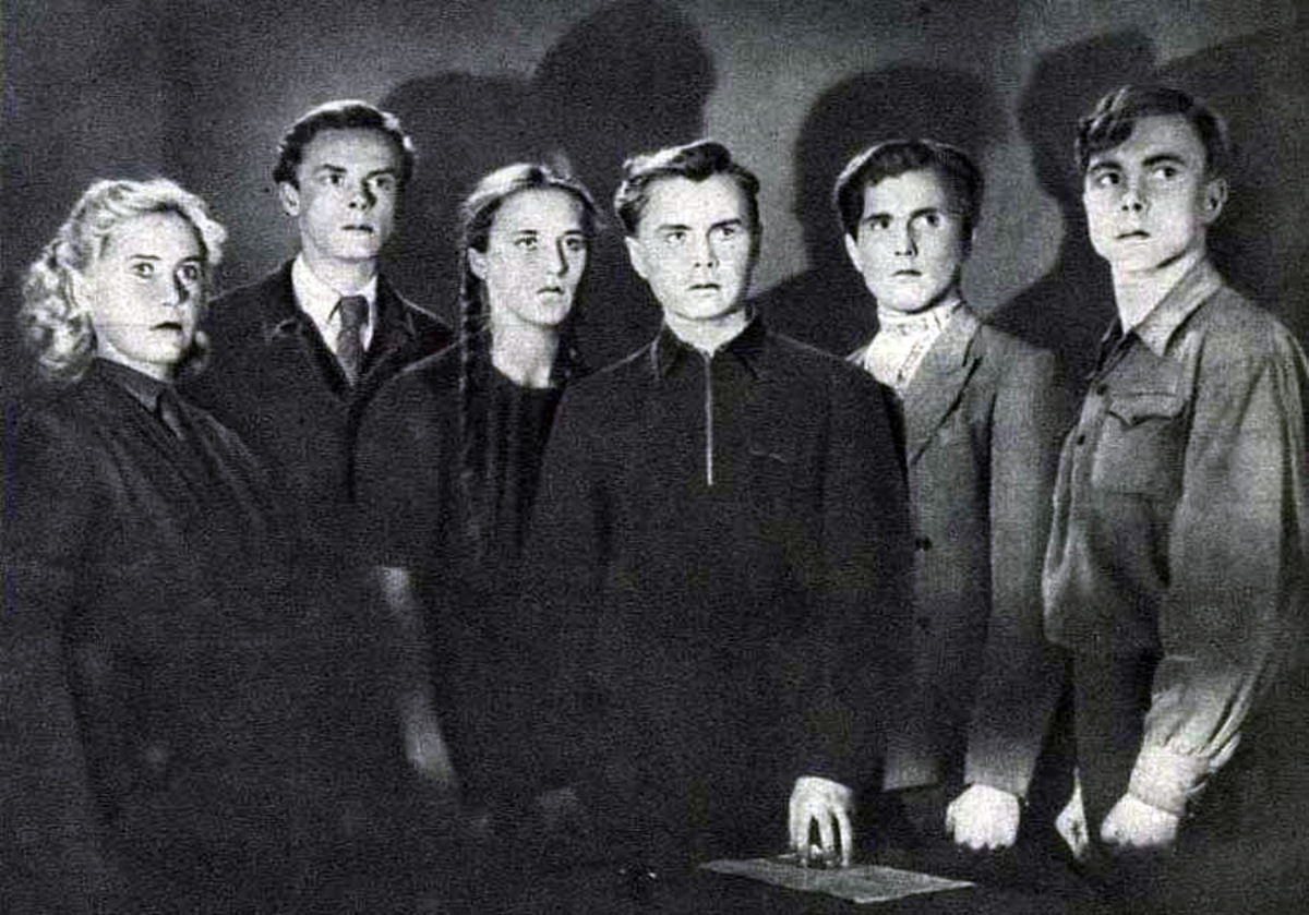 Комсомольская организация молодая гвардия действовала. Молодая гвардия. Молодая гвардия 1941. Молодая гвардия 1948. Молодая гвардия (подпольная организация).