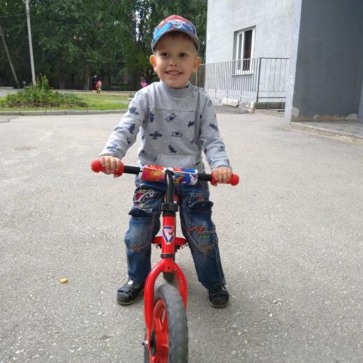 Беговел - это не просто транспорт, но и возможность развития крупной моторики для моего сына!