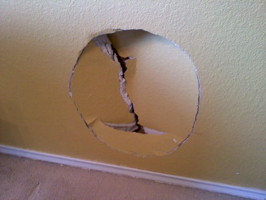 http://superhomerepair.net/images/Drywall_Repair_full.jpg
