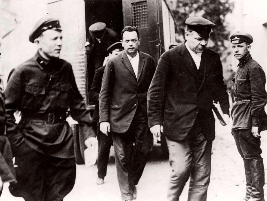 Арест обвиняемых по Шахтинскому делу, 1929 год