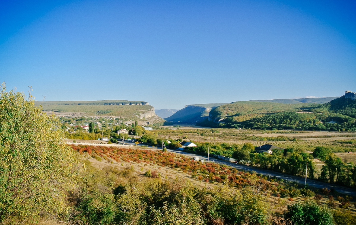 Крым село орловское. Село танковое Бахчисарайский район завод Фотисаль. С танковое Бахчисарайский район Винзавод. Крым танковое Бахчисарайский район Винзавод. Виноградники Фотисаль.