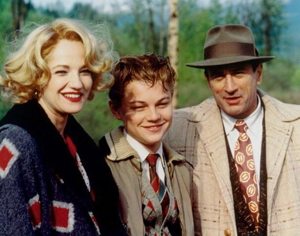 Эллен Баркин, Леонардо Ди Каприо и Роберт Де Ниро - кадр из фильма "Жизнь этого парня"