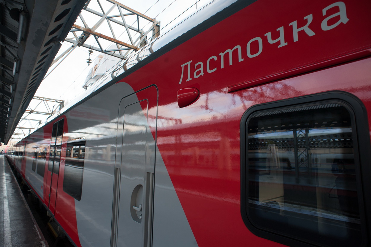 Поезд с петербург иваново. Поезд Ласточка Москва. Скоростной поезд Ласточка. Поезд Ласточка Самара. РЖД Ласточка Москва Санкт-Петербург