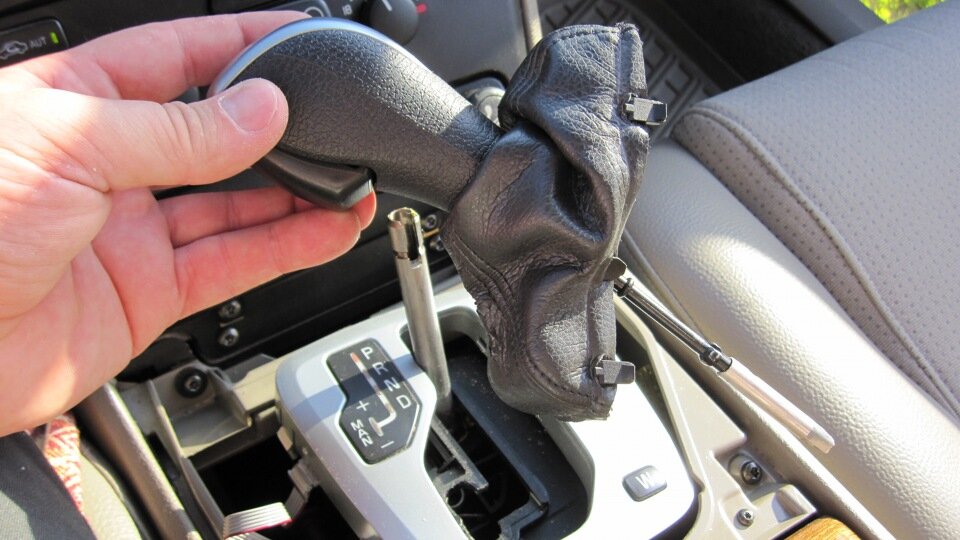 Сломанный рычаг АКПП