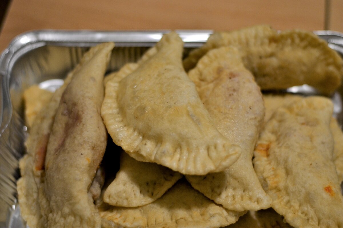 Как наши итальянские мужчины готовят панцеротти