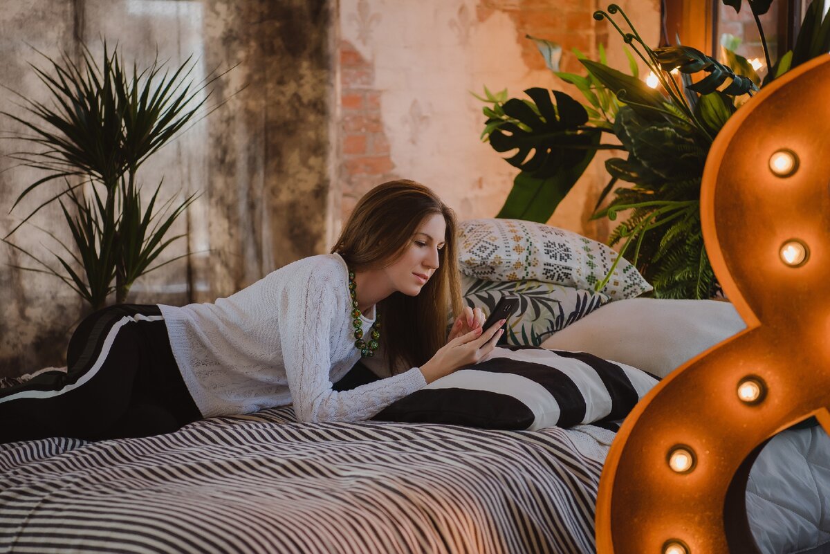 спальня 15 кв в стиле лофт. красивая кирпичная стена. кирпичная 8а вологда. кирпичная 28 вологда. разрушенная стена из кирпича.