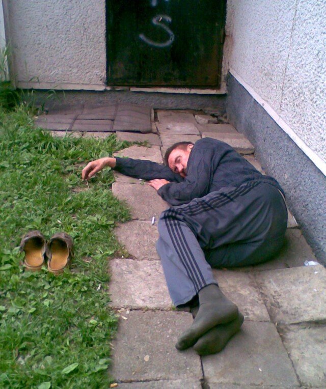 Правильно,спать в обуви нельзя!)))