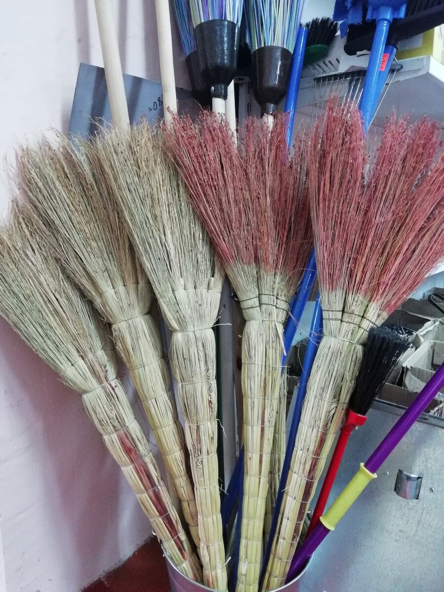 Слева 80 руб. Справа 110руб.