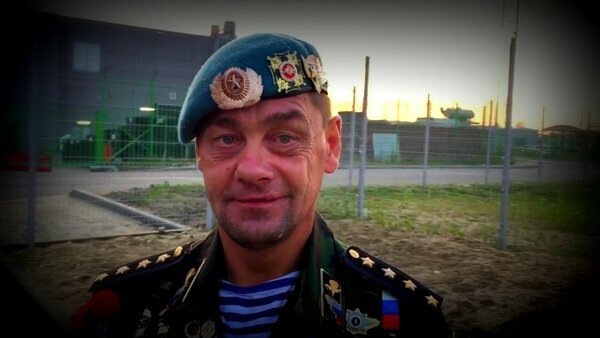 Вы только посмотрите на этого супер военного :D