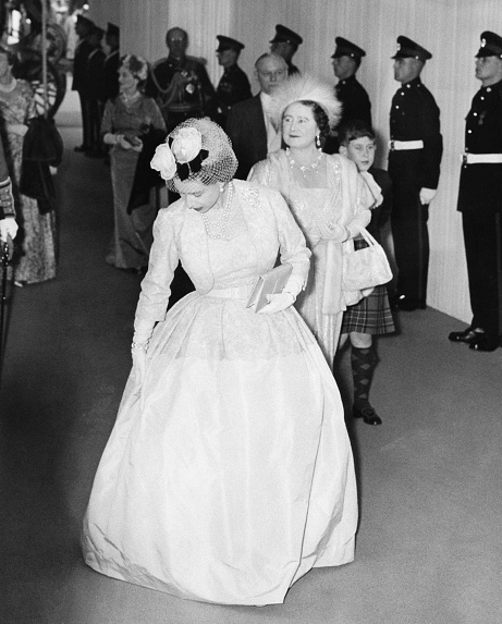Королева на свадьбе принцессы Маргарет