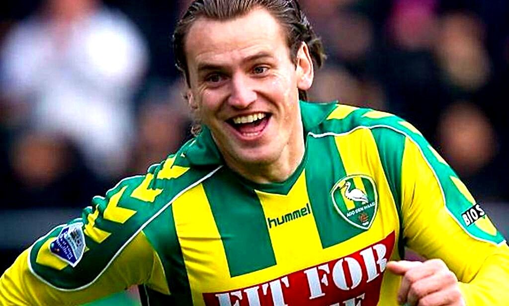 Наш Димка быстро понравился болельщикам Гааги.