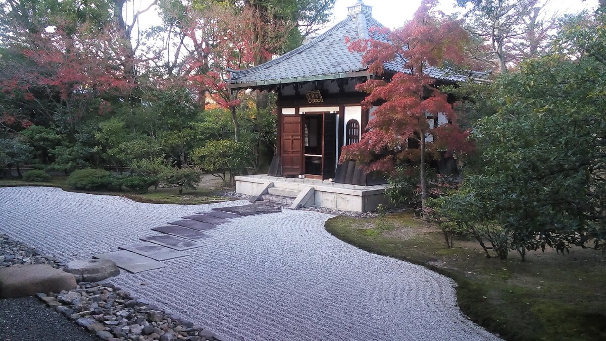 Листайте галерею