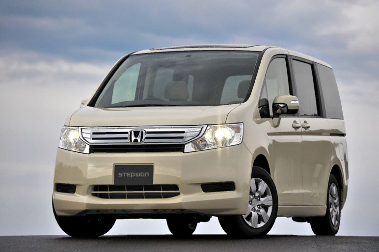 Honda Stepwgn. Фотография взята с сервиса Яндекс Картинки 