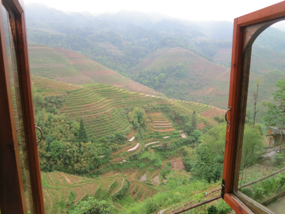  Dragon’s Den Hostel