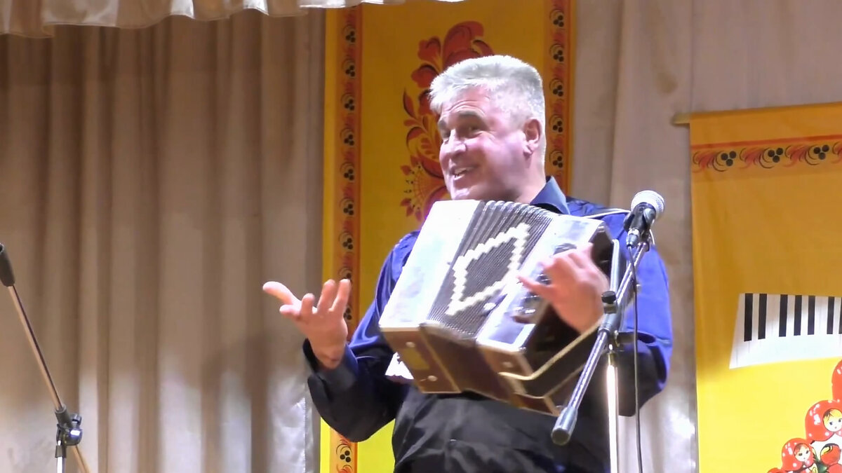 Гармонист Владимир Маслов, город Вологда.