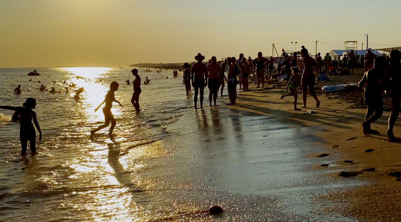 В Станице битком народа
