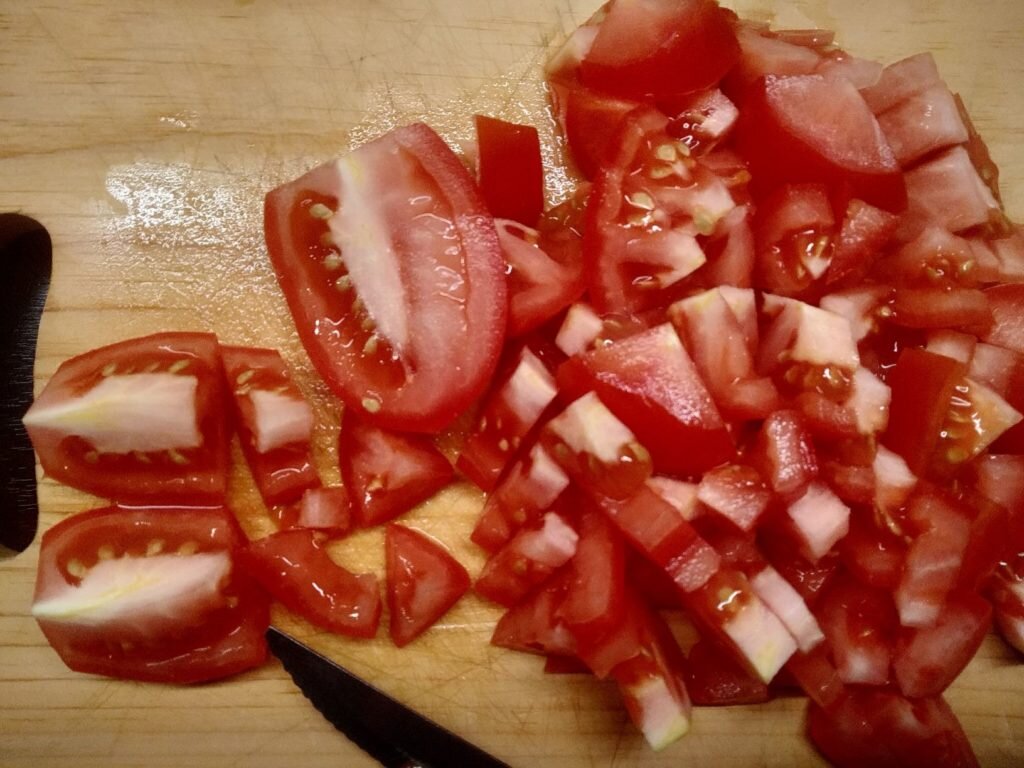 Нарезанные помидоры