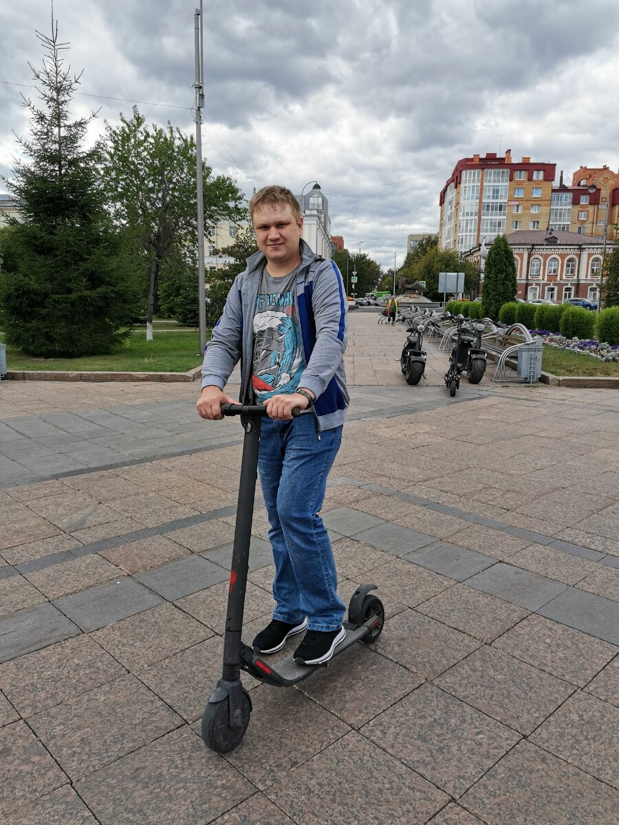 Я и электросамокат.