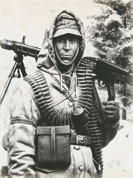 Фашистский пулеметчик