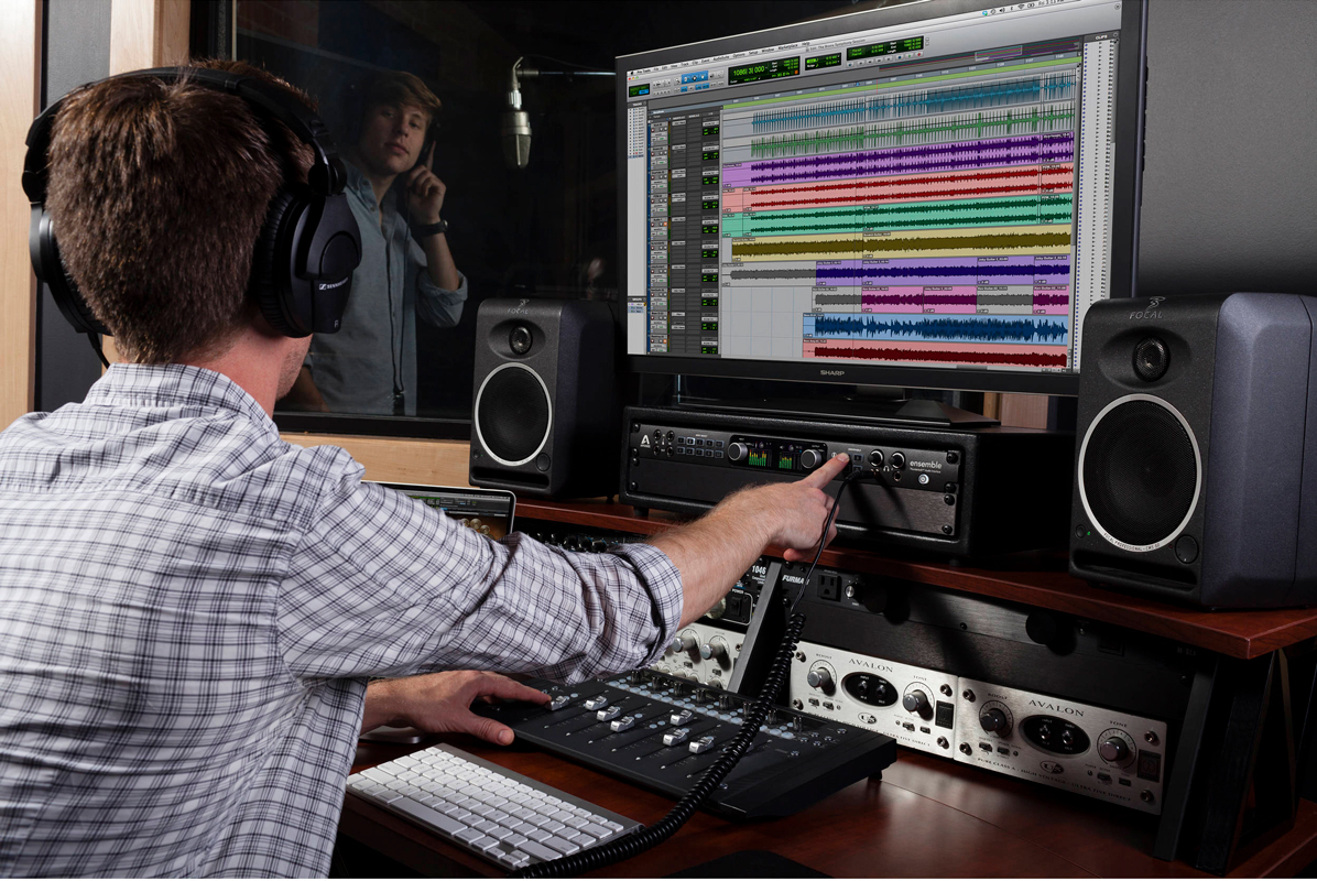 Видео на тему аудио. Apogee Ensemble. Apogee Ensemble Thunderbolt. Компьютер для звукозаписи. Аудио и видеозаписи.